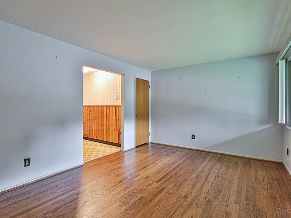 5th image of 3876 Beavercreek Cir