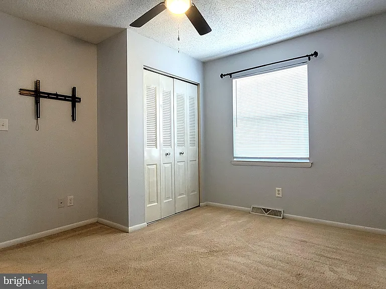 6 Tudor Ct — Photo 23