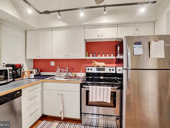 4th image of 739 Hardwick Pl