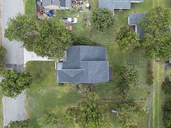 3rd image of 810 Euclid St