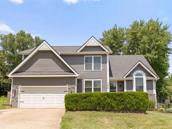 11515 S Lennox St, Olathe, KS 66061