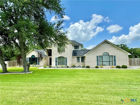 204 Oak Colony Dr, Victoria, TX 77905