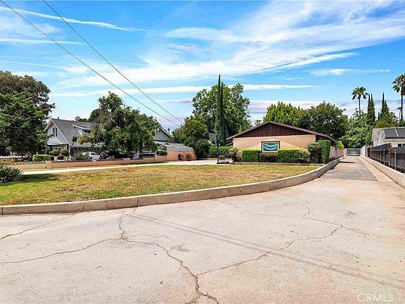 5th image of 15803 Gault St