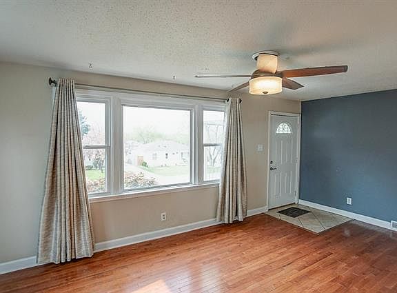 3rd image of 3725 Roswell Ave