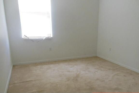 4th image of 4925 Barna Ave