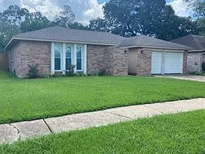 3 bed, 2.0 bath, 1602 sqft, $1,950 — Photo 2