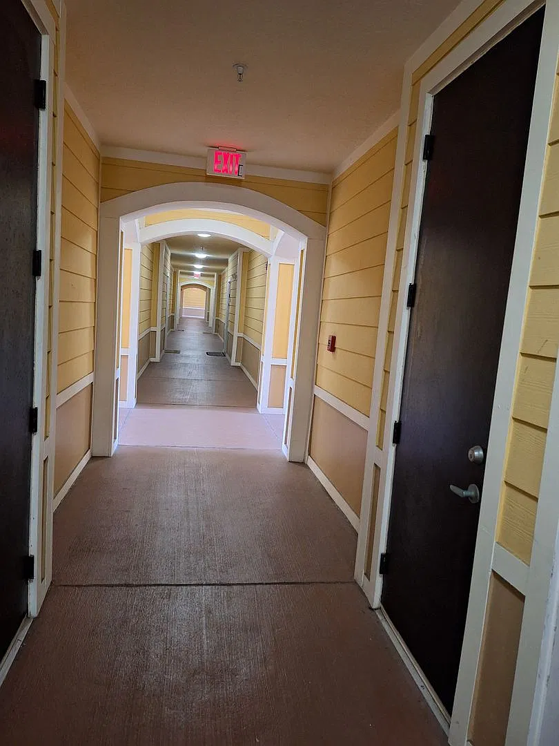 8539 GATE Parkway W 9315 — Photo 2