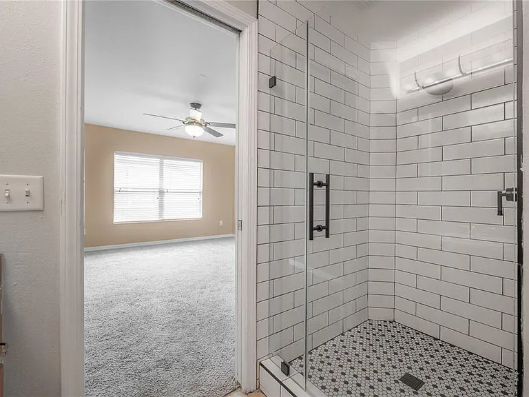 4951 Elizabeth Ct — Photo 8