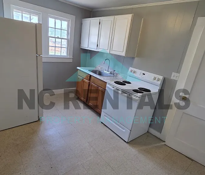 1415 Underwood Ave — Photo 12