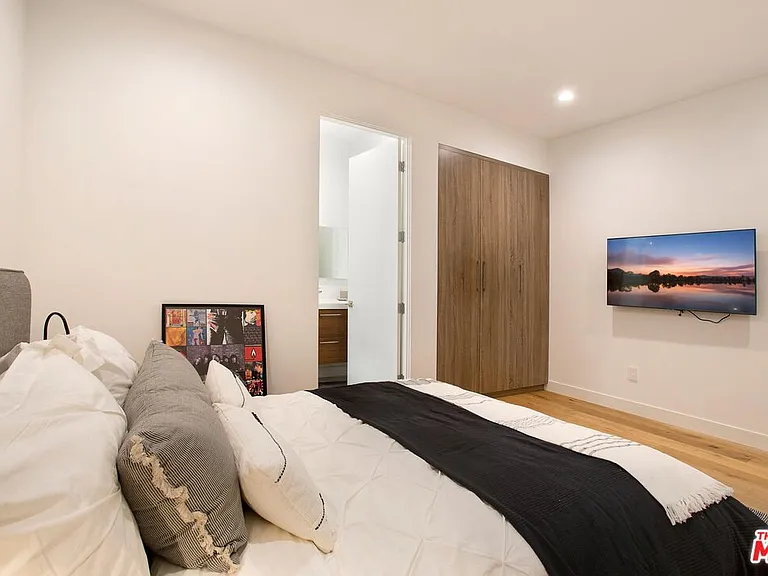 418 N Stanley Ave #420 — Photo 28