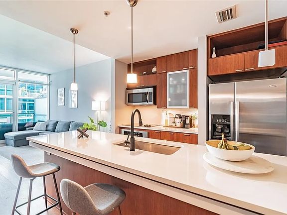4th image of 912 Channelside Dr Unit 2610