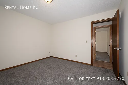 4813 Woodward St — Photo 16