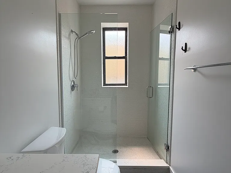 2020 N Spaulding Ave #3 — Photo 13