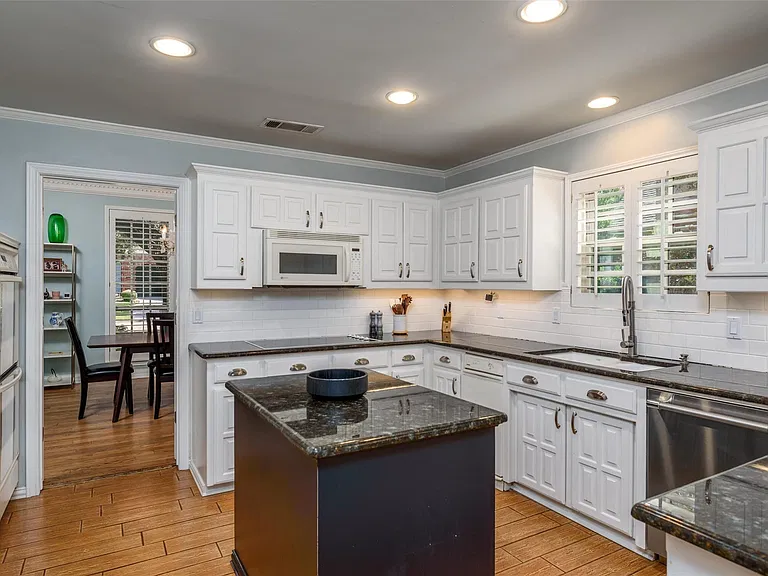 3209 Gary Dr — Photo 15