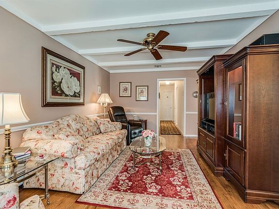 3rd image of 23 Magellan Ave