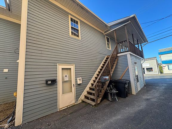 5th image of 313 Main Street