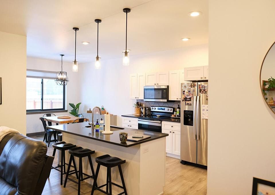 1st image of 1082 Cassandra Ln Unit A