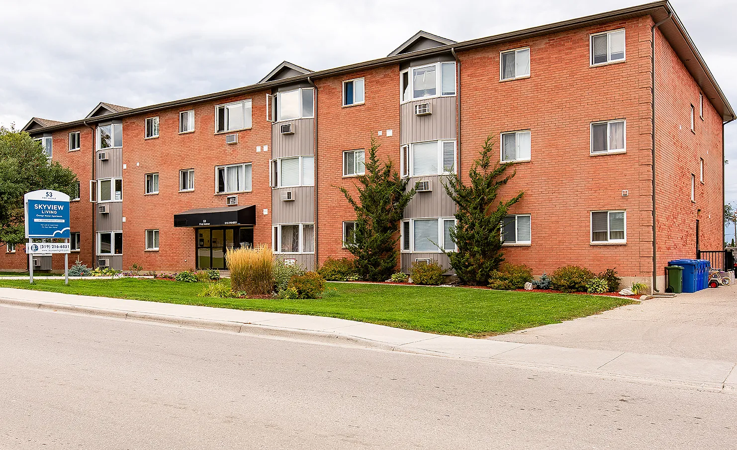 Orange Manor Apartments — Photo 1