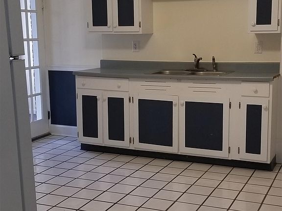 5th image of 31 East Ave #1