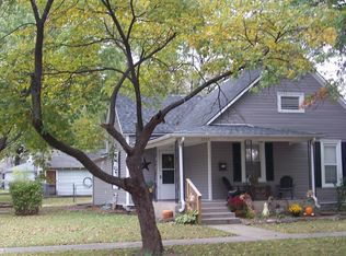 1202 S Grant Ave, Chanute, KS 66720