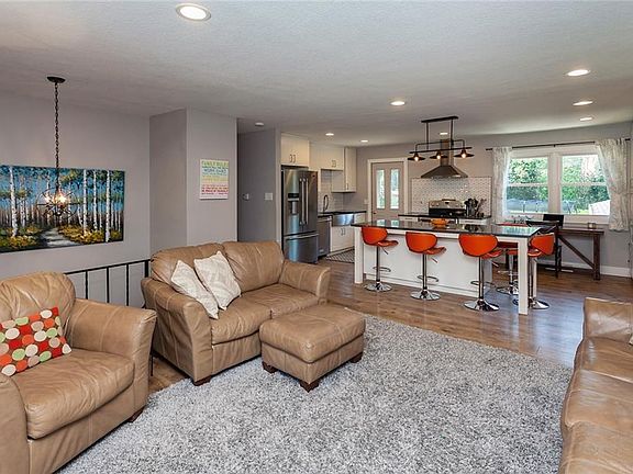 4th image of 6695 NW 54th Ct
