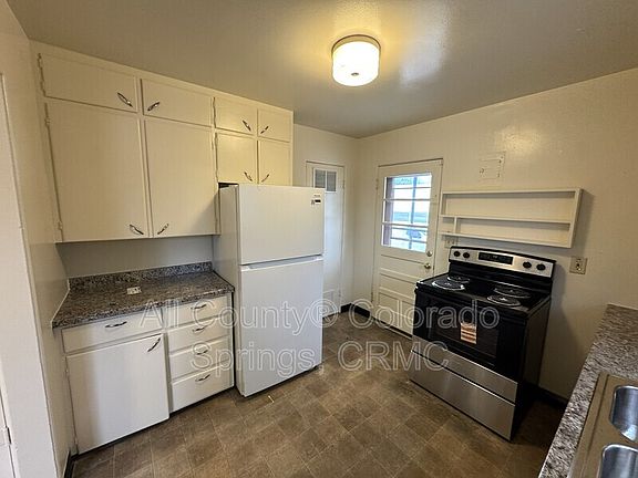 4th image of 222 N Logan Ave