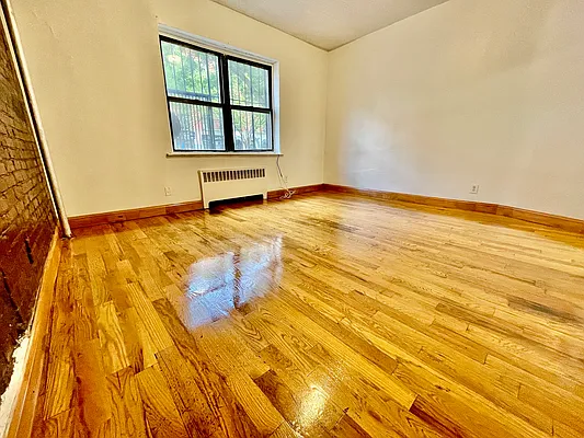 Rented by R New York | media 35