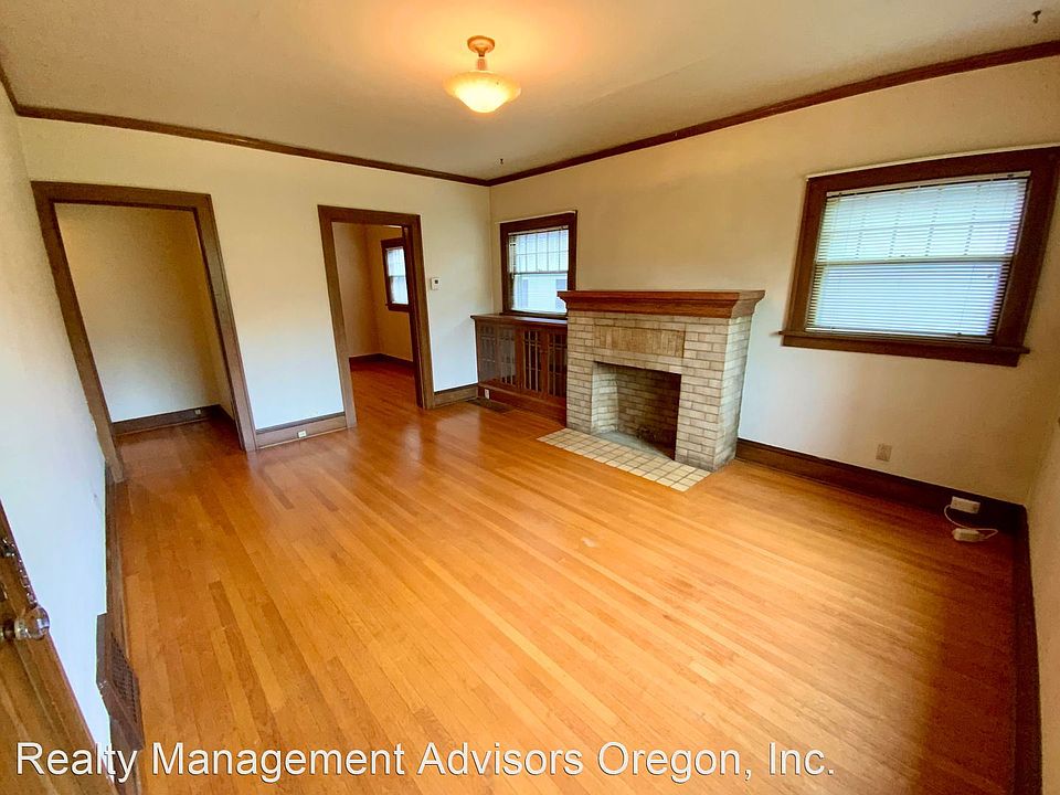 1st image of 1817 NE 11th Ave #2