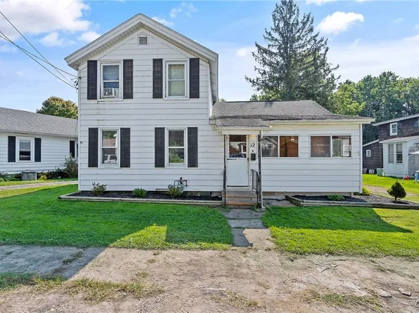 12 James St, Phoenix, NY 13135