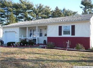 20 Stanford Ct E, Toms River, NJ