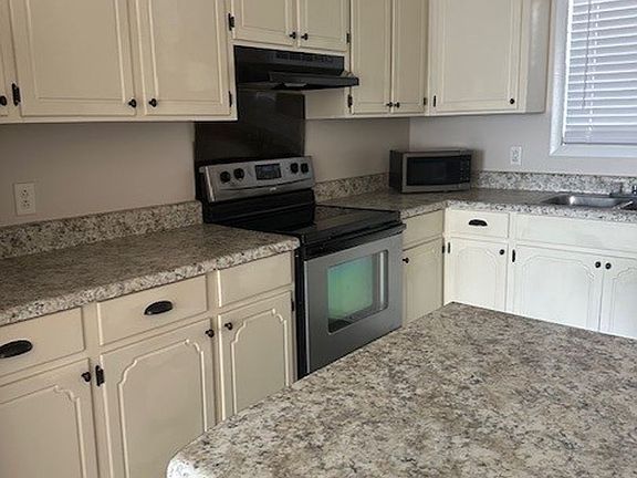 4th image of 106 Myrick Dr #1