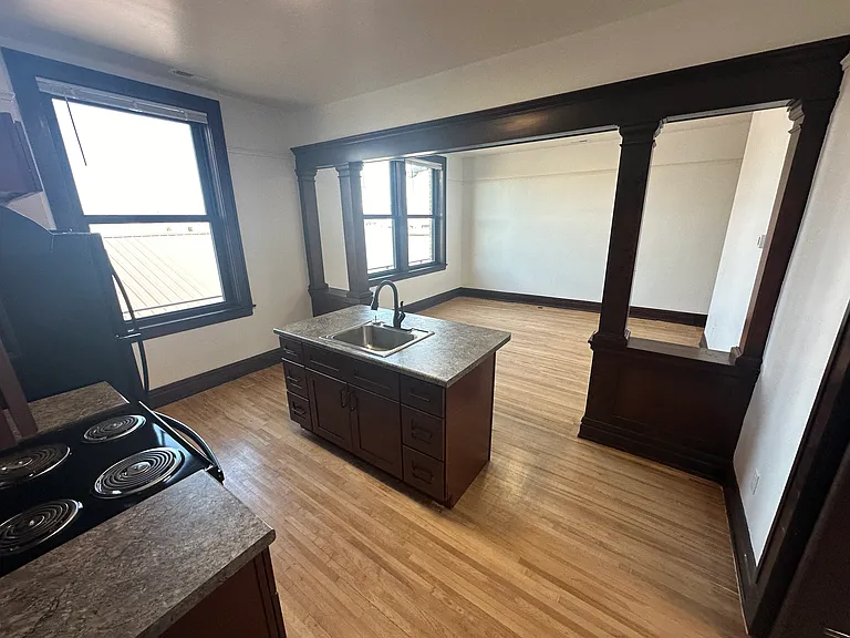 303 1/2 Grand Ave #6 — Photo 2