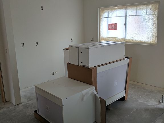 3rd image of 163 James Dr
