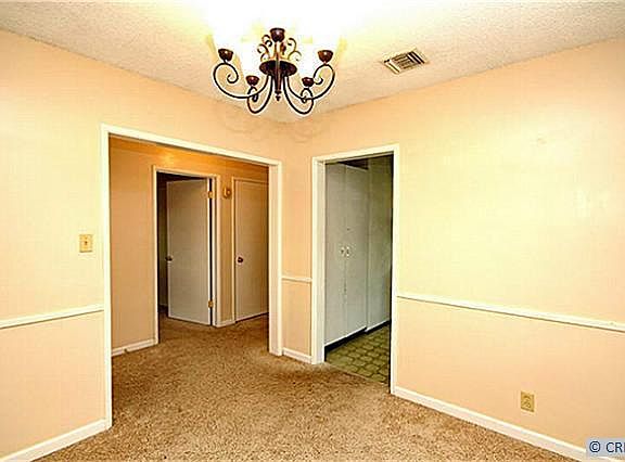 5th image of 3858 Knoxville Ave