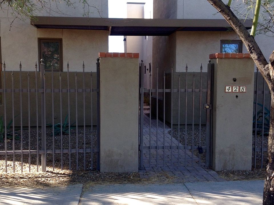 4th Avenue Entrance
