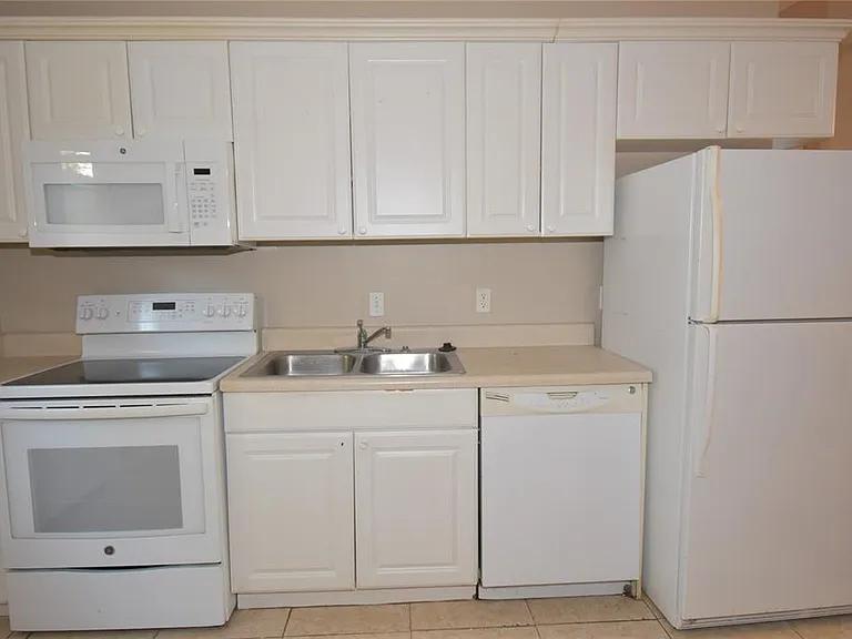 4406 E Mango Ter — Photo 5