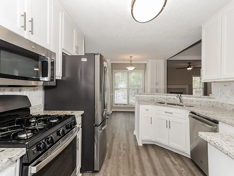 254 Hillandale Dr — Photo 8