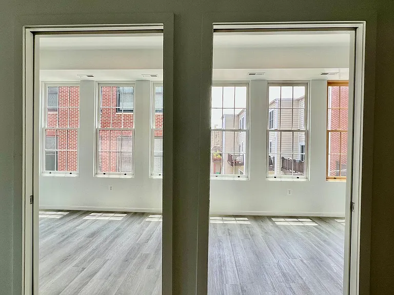725 W Pratt St. — Photo 96
