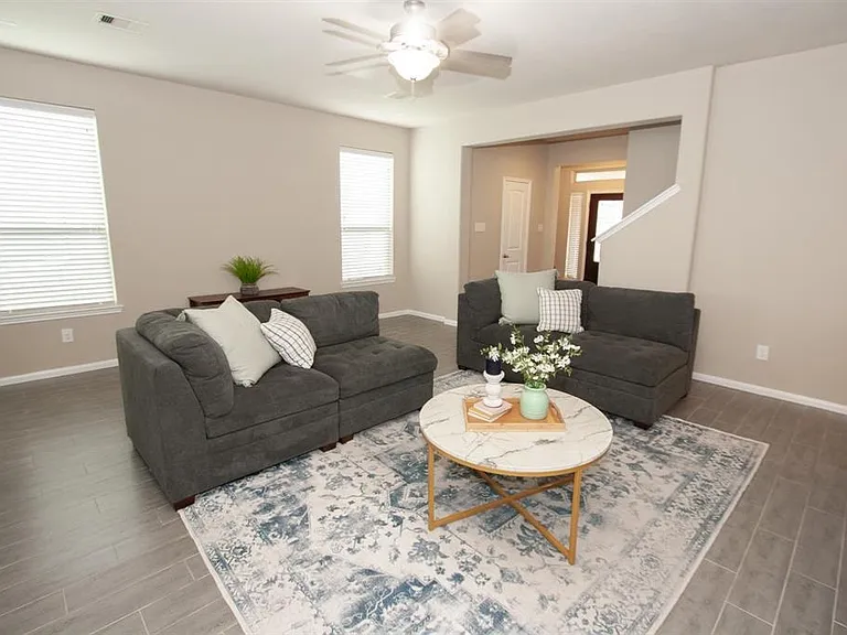 1508 Brook Hollow Dr — Photo 5