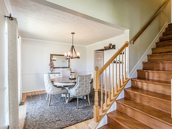4th image of 661 Yardley Ct