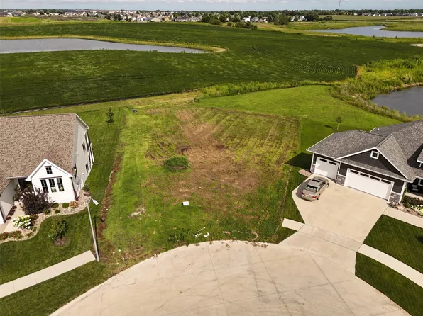 3008 Lakeview Dr SE, Altoona, IA 50009