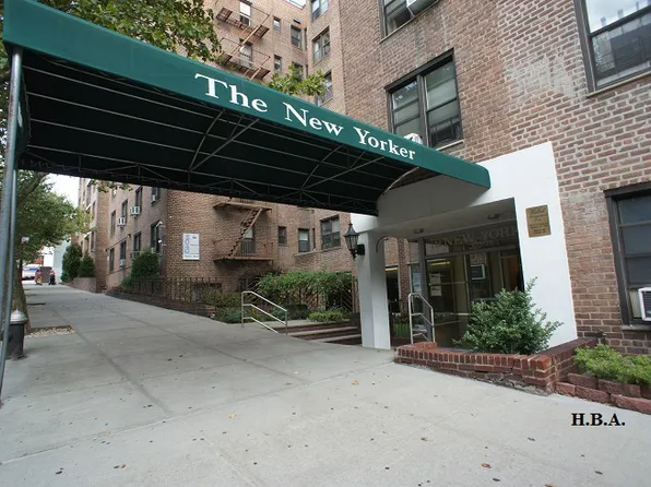 10325 68th Avenue image 1 of 10