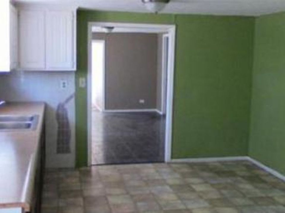 2nd image of 1212 Russell St