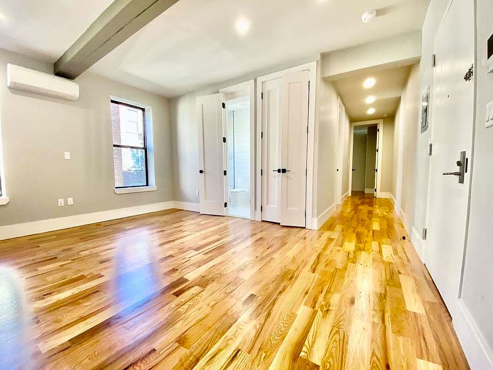 1st image of 245 Sullivan Pl #D8c