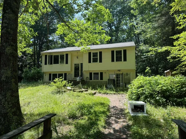 6 Saddlepath Road, Raymond, NH 03077