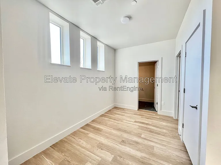 1701 NW 12th St #4 — Photo 4