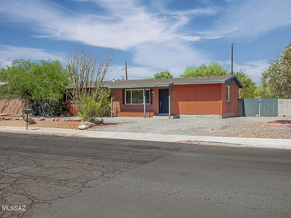 2nd image of 2325 N Flores Dr