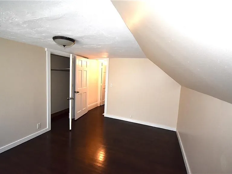 2 Nichols St — Photo 13