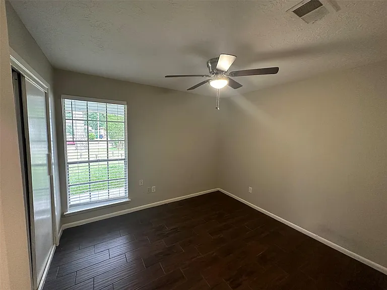9939 Valley Park Dr — Photo 11