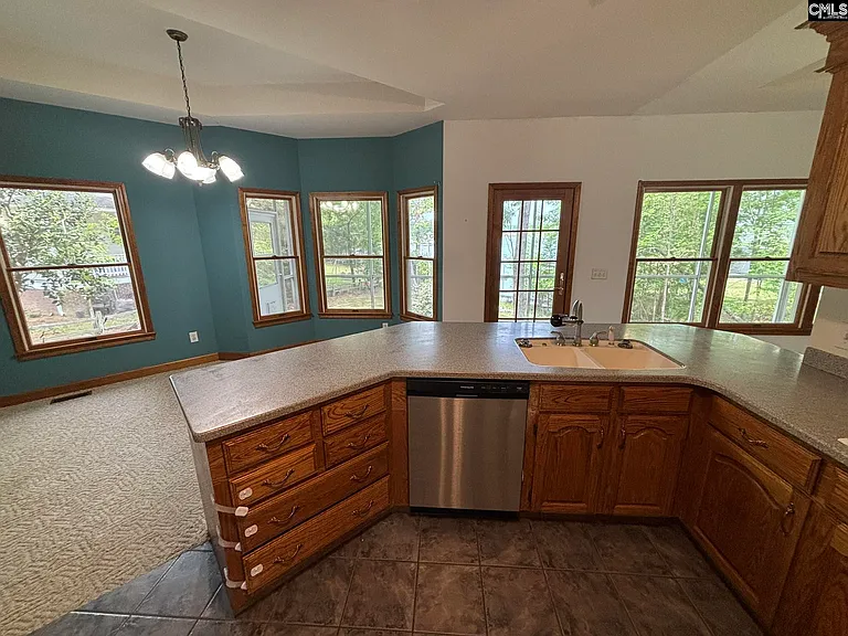 527 Superior Cir — Photo 8